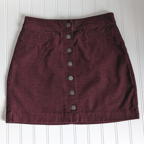 SOLD Aritzia Wilfred Free Karmen Corduroy Skirt - Picture 2 of 12
